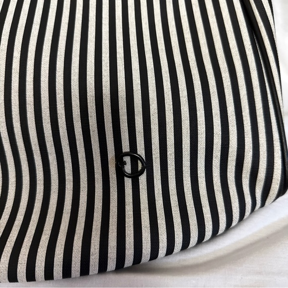 Oscar de la Renta Black and White Striped Tote - Picture 4 of 11